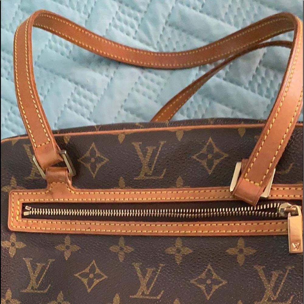 Authentic LV Cite MM